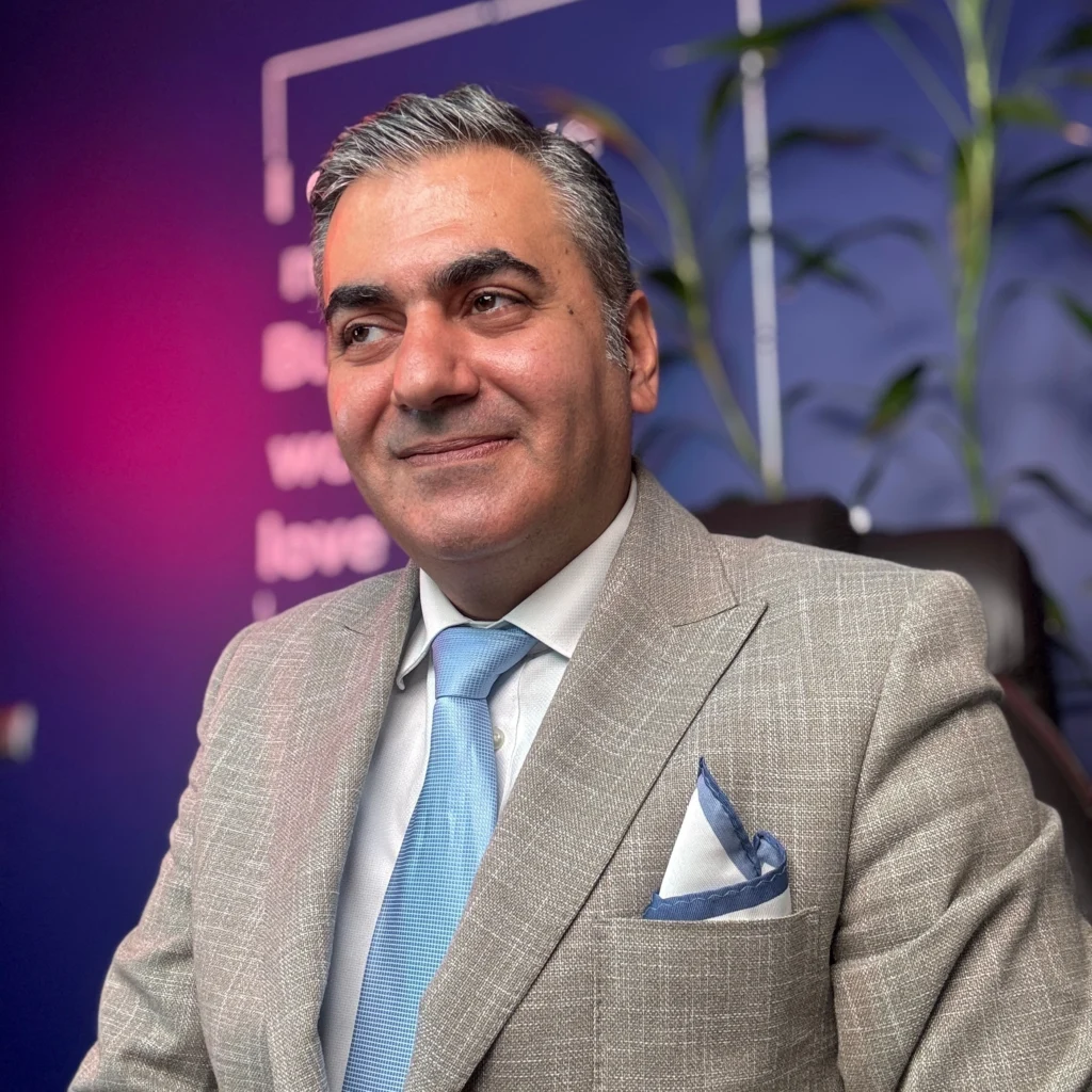 مشاوره دیجیتال مارکتینگ و مشاوره تبلیغاتی وینت 55 محمد حسین مهریزدان بهترین مشاوران کسب و کار و مشاور دیجیتال مارکتینگ و مشاور تبلیغات در ایران